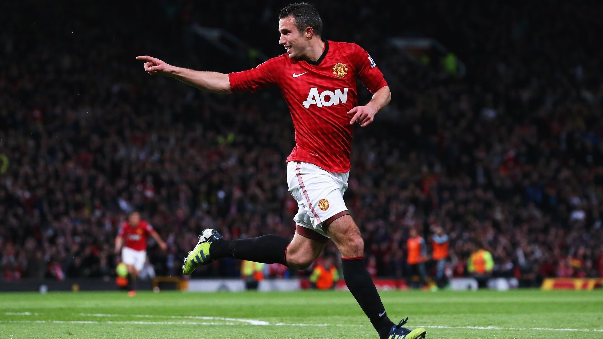 足球赛场焦点！日本队对阵意大利队，核心球员受伤，球队前景蒙阴影